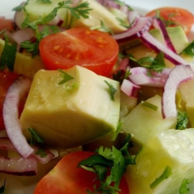 26.ENSALADA DE AGUACATE MIXTA.