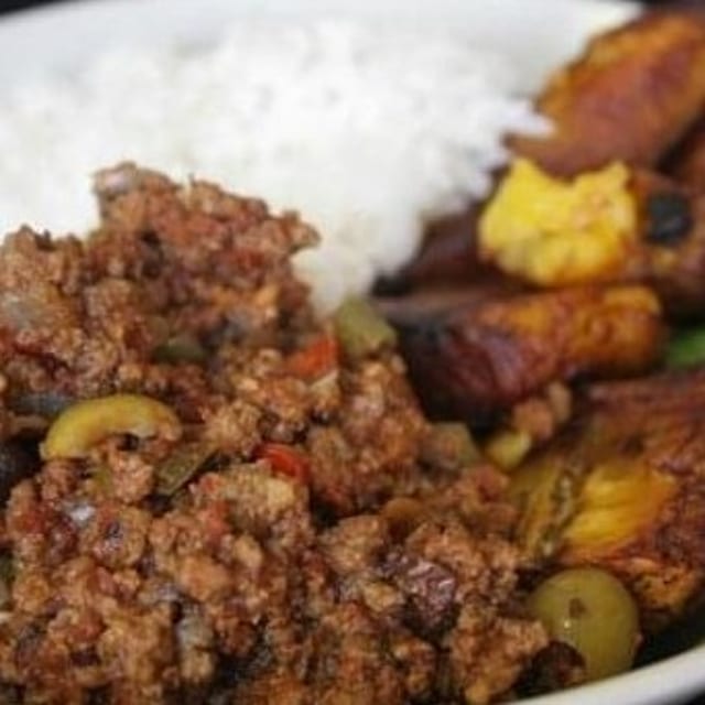 38.PICADILLO DE RES A LA CRIOLLA.