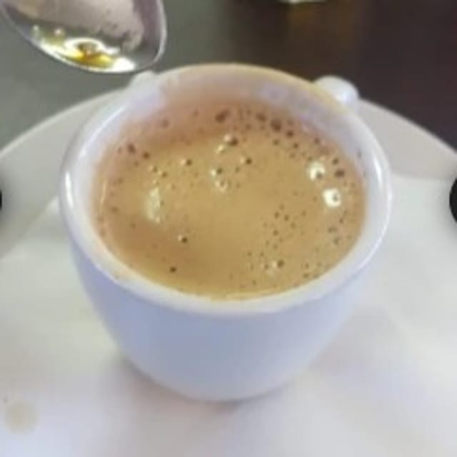 CAFE CON LECHE.